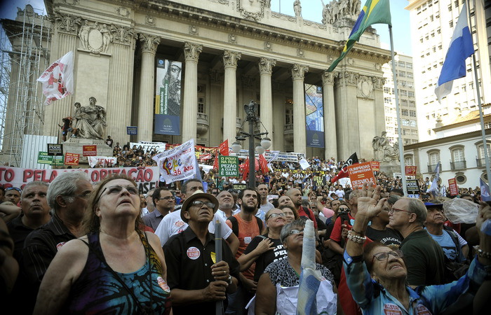 O direito de protesto é garantido pelo artigo 5º da Constituição, que protege as liberdades de expressão, associação e reunião/Foto: Fernando Frazão/ Agencia Brasil