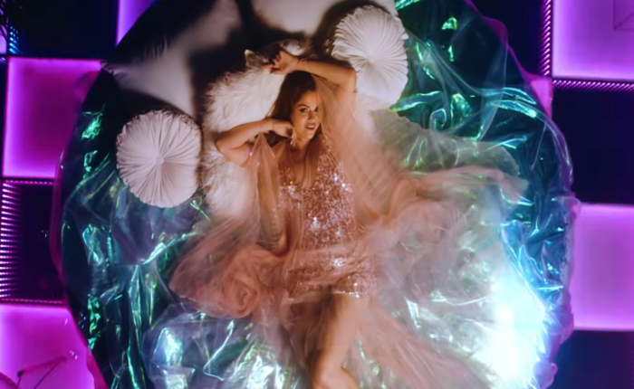 A can&ccedil;&atilde;o &eacute; a que d&aacute; nome ao novo &aacute;lbum da cantora, 'Rare', foi lan&ccedil;ado junto ao clipe nesta sexta-feira/Foto: Reprodu&ccedil;&atilde;o/Youtube