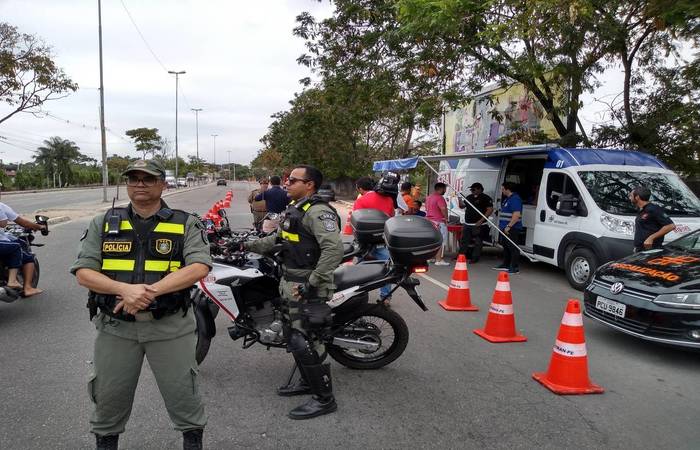 Cerca de 15 equipes atuam nas vias que levam ao Litoral do estado./Crédito: Jussania Maria/SES Divulgação Cerca de 15 equipes atuam nas vias que levam ao Litoral do estado./Crédito: Jussania Maria/SES Divulgação