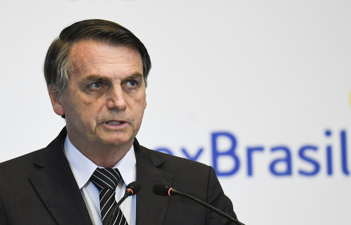 Pouco antes, Bolsonaro declarou que "nós não podemos deixar o Brasil chegar na situação que a Argentina está"/Foto: Madoka Ikegami/POOL/AFP Pouco antes, Bolsonaro declarou que "nós não podemos deixar o Brasil chegar na situação que a Argentina está"/Foto: Madoka Ikegami/POOL/AFP