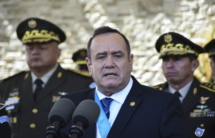 Giammattei já havia antecipado que ao assumir o cargo romperia os vínculos com Maduro/Foto: Orlando Estrada/AFP Giammattei já havia antecipado que ao assumir o cargo romperia os vínculos com Maduro/Foto: Orlando Estrada/AFP