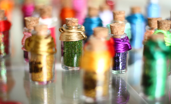 Marca apresenta 40 novos tipos de glitter, somando mais de 170 opções.