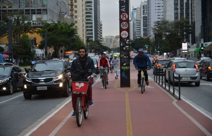 Para especialistas, a alta pode estar ligada a comportamento de risco de usu&aacute;rios de bicicleta e tamb&eacute;m ao aumento de servi&ccedil;os de entrega por bike/Foto: Rovena Rosa/Ag&ecirc;ncia Brasil