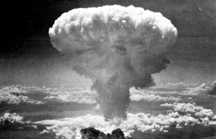 O bombardeio à cidade japonesa de Hiroshima foi um dos principais acontecimentos do ano, deixando 140 mil mortos/Foto: Creative Commons O bombardeio à cidade japonesa de Hiroshima foi um dos principais acontecimentos do ano, deixando 140 mil mortos/Foto: Creative Commons
