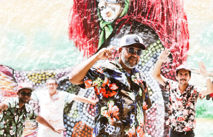 O grupo apresenta novo trabalho no Recife./Foto: Karla Fagundes/Divulga&ccedil;&atilde;o