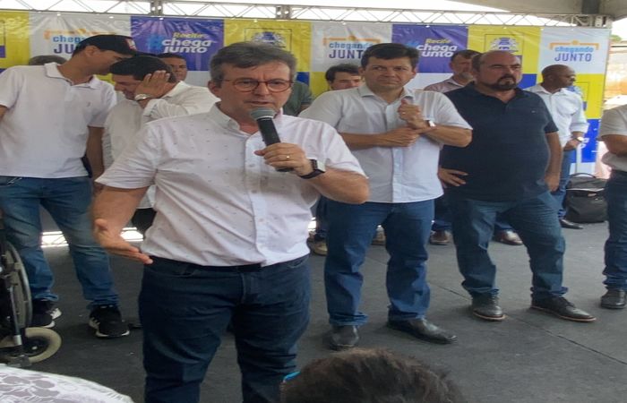 /João da Costa discursou na inauguração do canal Rio da Prata, no Ibura, ao lado do prefeito Geraldo Julio. Foto: Divulgação /João da Costa discursou na inauguração do canal Rio da Prata, no Ibura, ao lado do prefeito Geraldo Julio. Foto: Divulgação