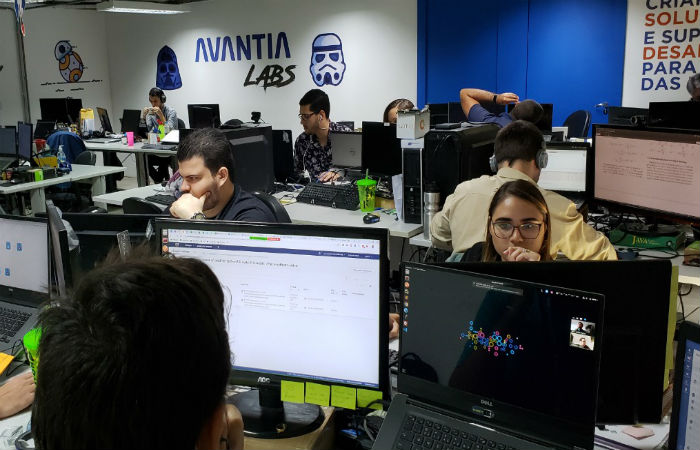 São 14 novas contratações para analistas de produtos, de UX/UI, de testes (QA), desenvolvedores mobile, backend e de Inteligência Artificial./Foto: Divulgação São 14 novas contratações para analistas de produtos, de UX/UI, de testes (QA), desenvolvedores mobile, backend e de Inteligência Artificial./Foto: Divulgação