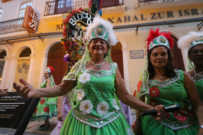 Cerca de 100 integrantes vão formar o cortejo do Bloco das Flores.