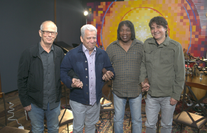 Ronaldo Bastos, Márcio Borges, Bituca e Lô Borges em clima de saudosismo.