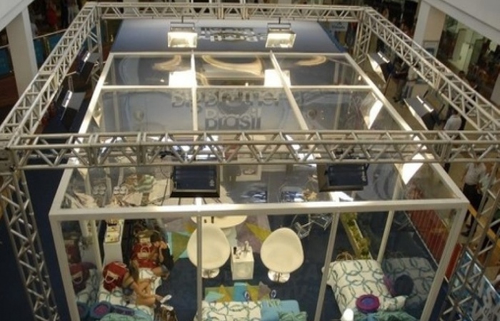 A primeira vez que a casa de vidro surgiu foi no BBB 9. O recurso foi retomado no BBB 11 e BBB 13/Foto: Divulgação/TV Globo A primeira vez que a casa de vidro surgiu foi no BBB 9. O recurso foi retomado no BBB 11 e BBB 13/Foto: Divulgação/TV Globo