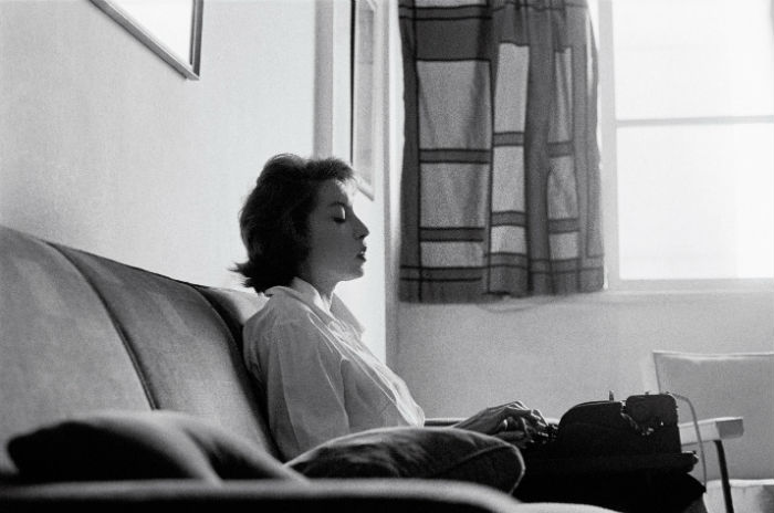 A escritora Clarice Lispector é a homenageada do ano letivo 2020 no Recife.