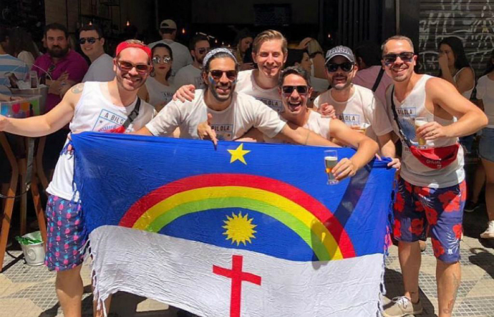 Endi Amaral, Eduardo Aguiar, Francisco Costa, Lucas Dombroysk, Leonardo Kelly e Victor Mesquita, criadores do Bilola de Brennand, da esquerda para a direita.