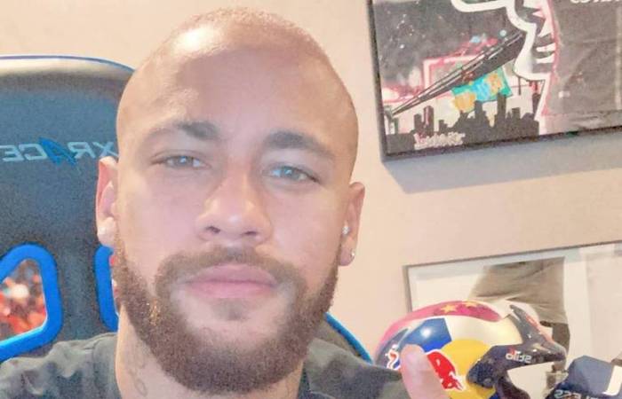 "Bonde duuus Kareka (sic)", escreveu o atleta na legenda/