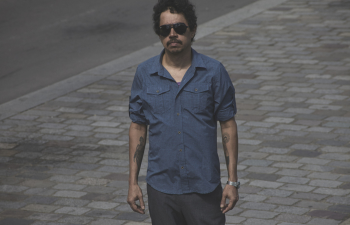 A produção do disco APKÁ (2019) foi uma experiência intima para Pupillo. 