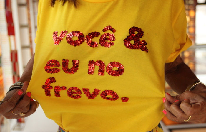 As camisas estão rodando o mundo representando o ritmo mais popular do carnaval de Pernambuco./Foto: Samuel Calado/DP