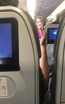 O cantor foi flagrado numa chamada de vídeo com a blogueira poucos dias antes do confinamento