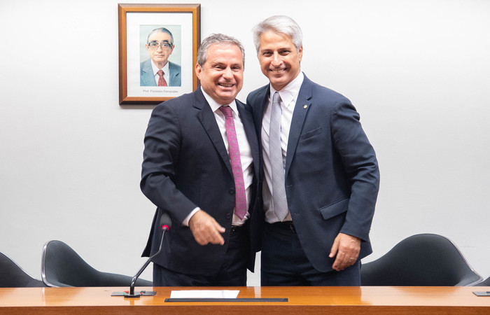 /Tadeu Alencar e o novo l&iacute;der da bancada, Alessandro Molon. Foto: Chico Ferreira/PSB