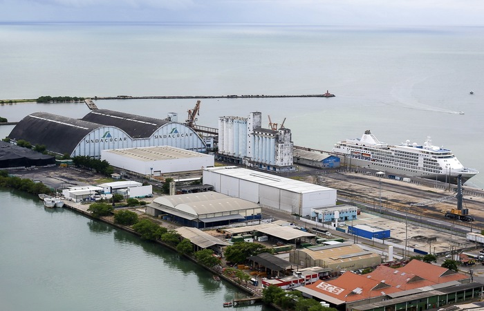 Movimentação não tem sido afetada por conta da permanência do navio de cruzeiro Silver Shadow.