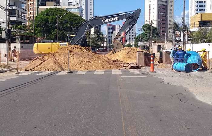 A a&ccedil;&atilde;o faz parte das obras de implanta&ccedil;&atilde;o do sistema de esgotamento sanit&aacute;rio no bairro de Piedade./Foto: Divulga&ccedil;&atilde;o.