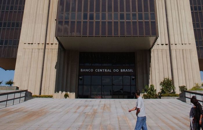 Na quarta-feira, o BC anunciou que passará a fazer operações de compra com compromisso de revenda de títulos soberanos em dólar das instituições financeiras/Foto: Wilson Dias/Agência Brasil Na quarta-feira, o BC anunciou que passará a fazer operações de compra com compromisso de revenda de títulos soberanos em dólar das instituições financeiras/Foto: Wilson Dias/Agência Brasil