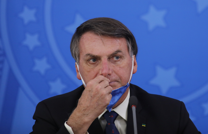 Governadores tomam medidas contra proliferação da infecção por acharem que situação não vem sendo levada a sério, cobram engajamento e irritam Bolsonaro./Foto: Sergio LIMA / AFP