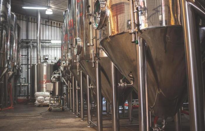 Além de fabricar o álcool em gel em suas instalações, cervejaria vai doar parte do produto para para instituições de saúde e segurança do estado/Foto: Divulgação Além de fabricar o álcool em gel em suas instalações, cervejaria vai doar parte do produto para para instituições de saúde e segurança do estado/Foto: Divulgação