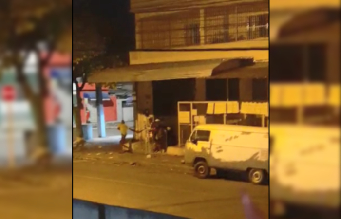 Segundo a PM, estabelecimento foi saqueado por volta das 22h dessa terça (24)./Foto: Cortesia/Whatsapp.