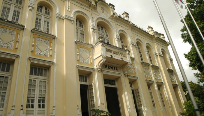 Os parlamentares comunicaram a decisão ao secretário de Planejamento e Gestão do Recife, Vieira/Foto: Divulgação/Câmara do Recife Os parlamentares comunicaram a decisão ao secretário de Planejamento e Gestão do Recife, Vieira/Foto: Divulgação/Câmara do Recife