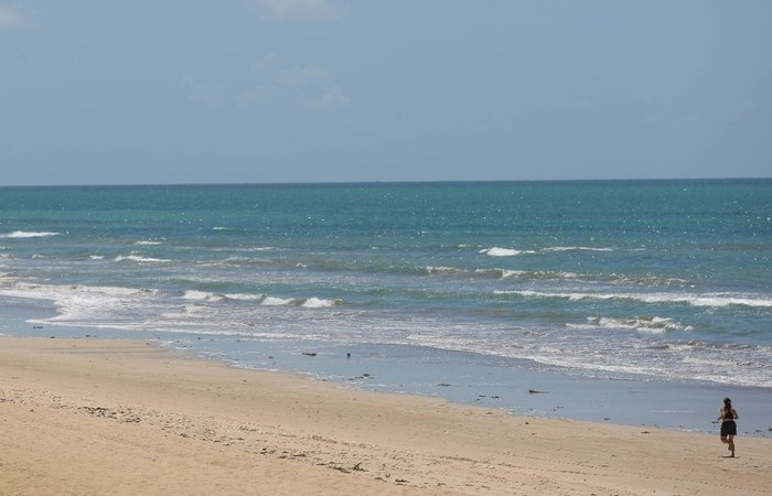 Praia de Boa Viagem após decreto de fechamento de parques públicos.