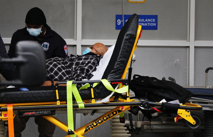 Nova York é o epicentro da pandemia em solo americano, com mais de 7 mil mortes registradas/Foto: SPENCER PLATT / GETTY IMAGES NORTH AMERICA / Getty Images via AFP Nova York é o epicentro da pandemia em solo americano, com mais de 7 mil mortes registradas/Foto: SPENCER PLATT / GETTY IMAGES NORTH AMERICA / Getty Images via AFP