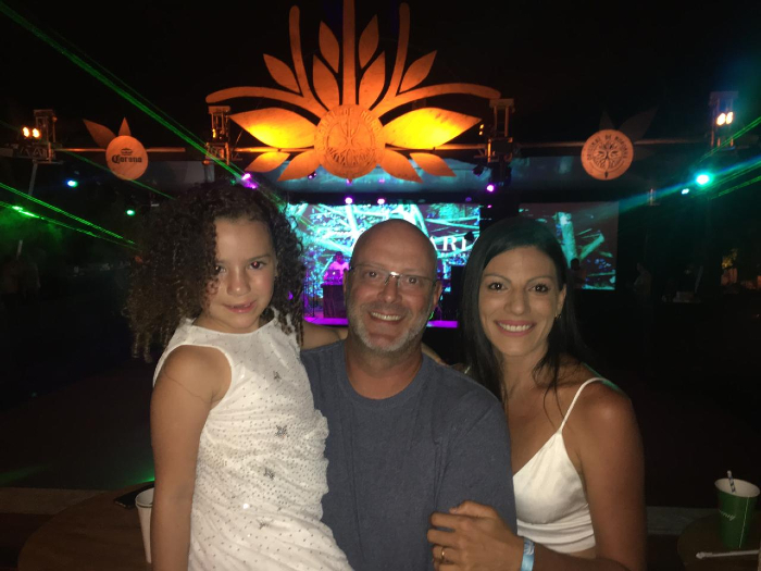 A recifense Virginia Anghinoni mora em Noronha com o marido, Rafael, e a filha, Maria Clara.
