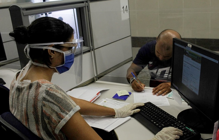 Atendimento presencial foi aberto exclusivamente para que os trabalhadores pudessem dar entrada no Seguro-Desemprego/Foto: Patriny Aragão/SETEQ Atendimento presencial foi aberto exclusivamente para que os trabalhadores pudessem dar entrada no Seguro-Desemprego/Foto: Patriny Aragão/SETEQ