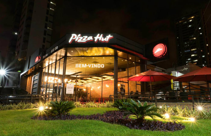 Pizza Hut criou estrutura na frente das unidades para agilizar a retirada no local/Foto: Arquivo Pessoal Pizza Hut criou estrutura na frente das unidades para agilizar a retirada no local/Foto: Arquivo Pessoal
