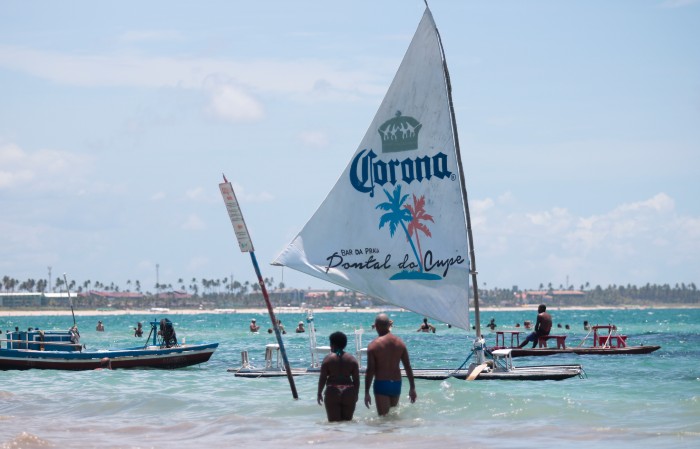 Porto de Galinhas em março de 2020, pouco antes das medidas de isolamento entrarem em vigor./Foto: Tarciso Augusto/DP Foto Porto de Galinhas em março de 2020, pouco antes das medidas de isolamento entrarem em vigor./Foto: Tarciso Augusto/DP Foto