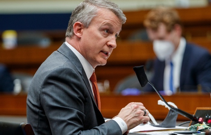 Bright apresentou uma queixa de denunciante depois que ele foi removido de seu posto como chefe da agência encarregada de desenvolver uma vacina contra o coronavírus/Foto: Shawn Thew/POOL/AFP Bright apresentou uma queixa de denunciante depois que ele foi removido de seu posto como chefe da agência encarregada de desenvolver uma vacina contra o coronavírus/Foto: Shawn Thew/POOL/AFP