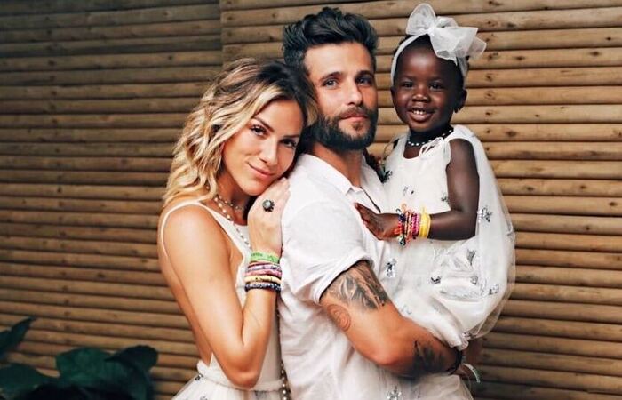 No lan&ccedil;amento, o casal recebe Luciano Huck e Angelica para falarem sobre temas como crises, planos p&oacute;s-quarentena, e at&eacute; jogos divertidos de perguntas e respostas./Foto: Reprodu&ccedil;&atilde;o/Internet