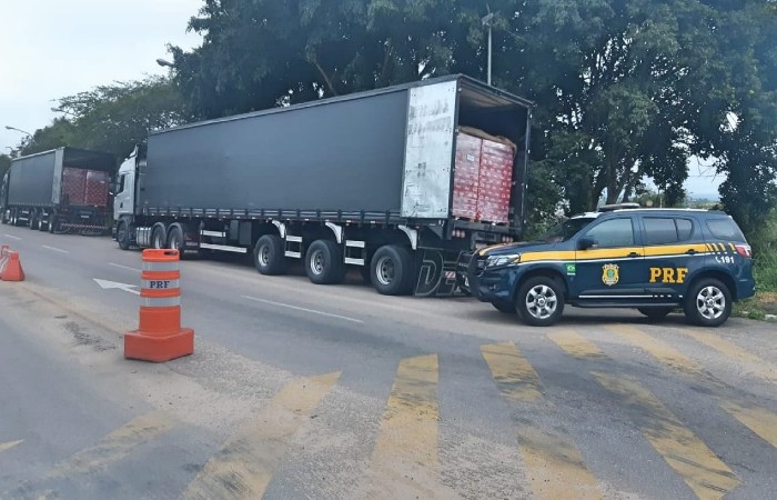 Um dos motoristas era reincidente nesta prática/Foto: PRF / Divulgação Um dos motoristas era reincidente nesta prática/Foto: PRF / Divulgação