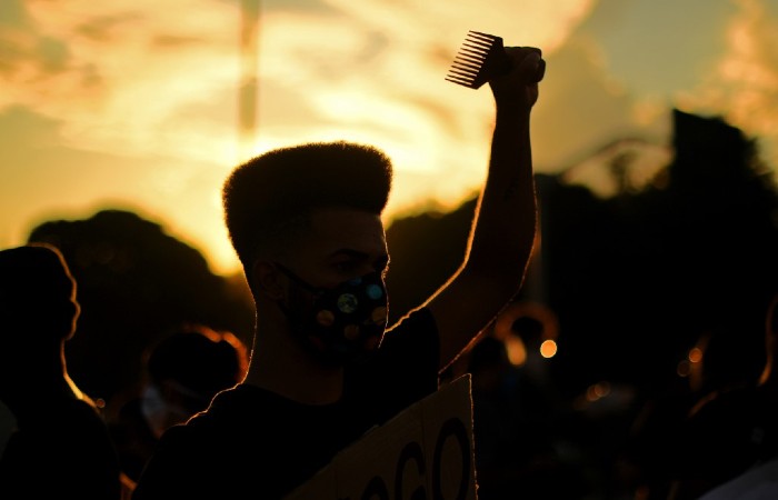 "Recua fascista, recua, é o poder popular que está na rua", cantavam os manifestantes./Foto: Calr de Souza / AFP "Recua fascista, recua, é o poder popular que está na rua", cantavam os manifestantes./Foto: Calr de Souza / AFP