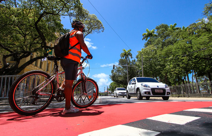 Estrutura da cidade precisa ser suficiente para oferecer segurança e mobilidade aos ciclistas/Paulo Paiva / DP FOTO Estrutura da cidade precisa ser suficiente para oferecer segurança e mobilidade aos ciclistas/Paulo Paiva / DP FOTO