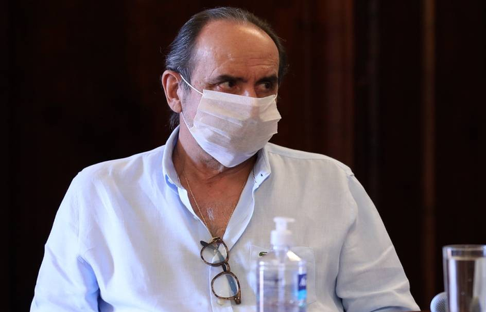 O prefeito Alexandre Kalil anunciou que a cidade irá recuar para a fase inicial, podendo abrir só serviços essenciais