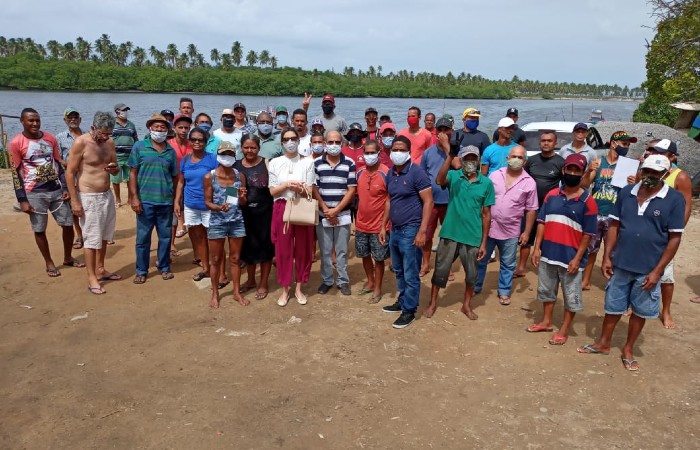 Associação de pescadores relata ação de empreiteira contra a permanência dos trabalhadores em terreno que ocupam desde 2003/Foto: APBJ / Divulgação Associação de pescadores relata ação de empreiteira contra a permanência dos trabalhadores em terreno que ocupam desde 2003/Foto: APBJ / Divulgação