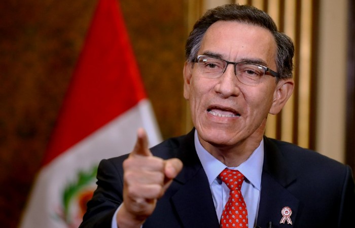 Martín Vizcarra quer que população decida sobre fim de imunidade parlamentar no Peru/AFP PHOTO / PRESIDENCIA DEL PERU - ANDRES VALLE Martín Vizcarra quer que população decida sobre fim de imunidade parlamentar no Peru/AFP PHOTO / PRESIDENCIA DEL PERU - ANDRES VALLE