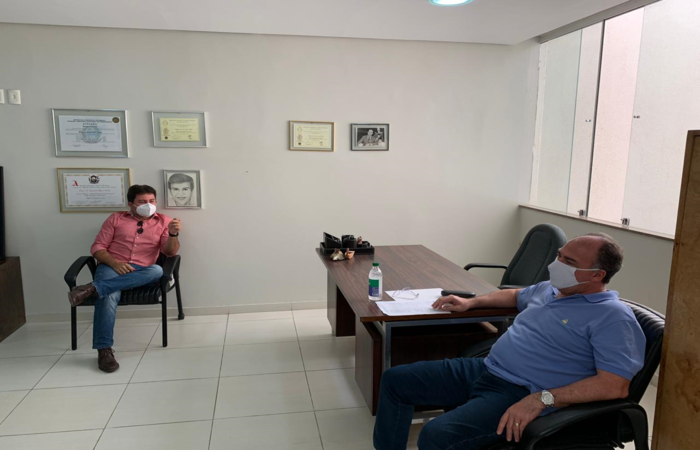 /O senador Fernando Bezerra participou de reunião com o ex-prefeito da cidade Leonardo Martins. Foto: Divulgação /O senador Fernando Bezerra participou de reunião com o ex-prefeito da cidade Leonardo Martins. Foto: Divulgação