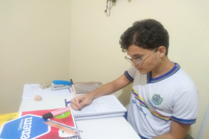 Guilherme é aluno da rede pública de Pernambuco e quer cursar medicina.