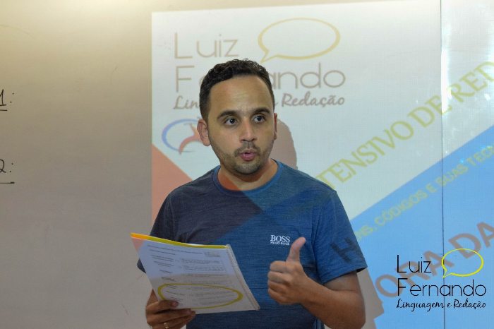 O professor de linguagens e redação Luiz Fernando esperava mais tempo para revisar conteúdos no modo presencial.