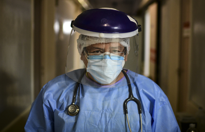 Para atuar no país, médicos formados no exterior precisam passar por um processo de revalidação do diploma/Foto: Ronaldo Schemidt/AFP Para atuar no país, médicos formados no exterior precisam passar por um processo de revalidação do diploma/Foto: Ronaldo Schemidt/AFP