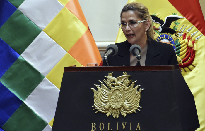 Áñez disse que contraiu a doença por estar "trabalhando de perto com as famílias bolivianas desde o início da pandemia"/Foto: Aizar Raldes/AFP Áñez disse que contraiu a doença por estar "trabalhando de perto com as famílias bolivianas desde o início da pandemia"/Foto: Aizar Raldes/AFP