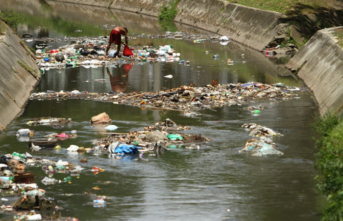 Segundo a Pesquisa de Informações Básicas Municipais (Munic), só há esgotamento sanitário em pleno funcionamento na área urbana de 28 cidades e na zona rural de Frei Miguelinho.