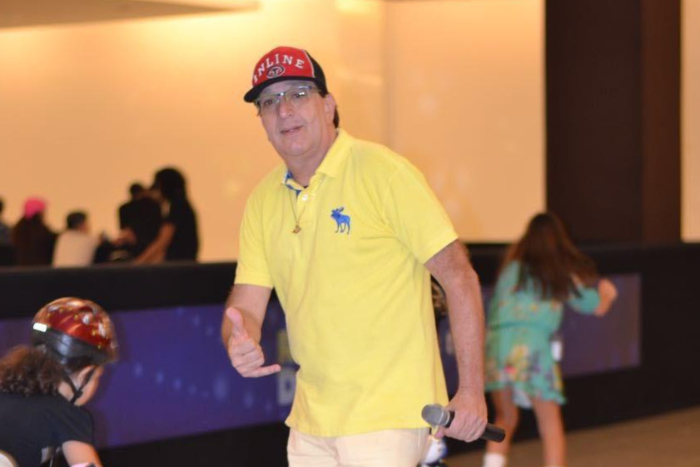 Carlos Cuscuz aguarda liberação de pistas de patinação.