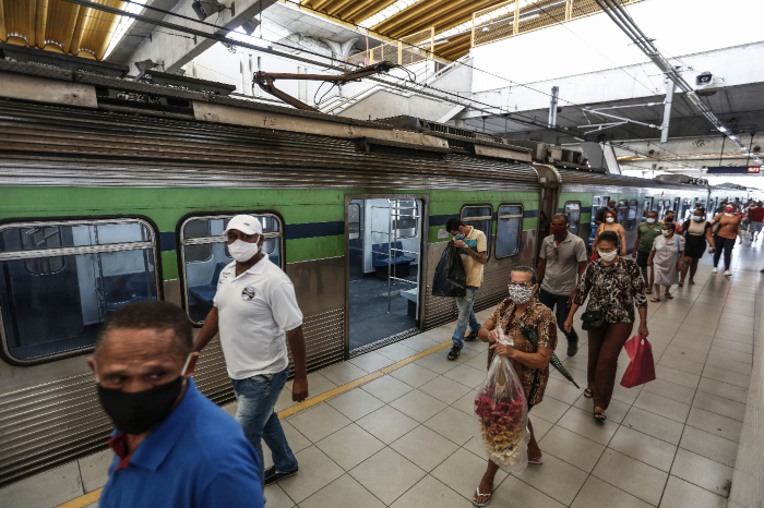 Movimenta&ccedil;&atilde;o do metr&ocirc; na Esta&ccedil;&atilde;o Recife, no centro da capital./Foto: Paulo Paiva/DP.
